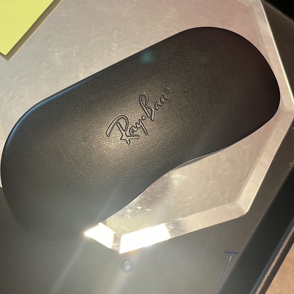 RayBan glasses case - Picture 2 of 6